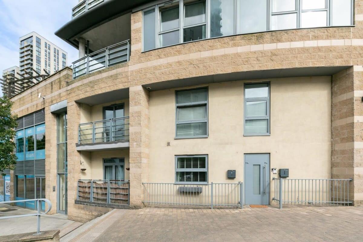 Spacious 1 Bedroom Apartment In Central Woking Dış mekan fotoğraf