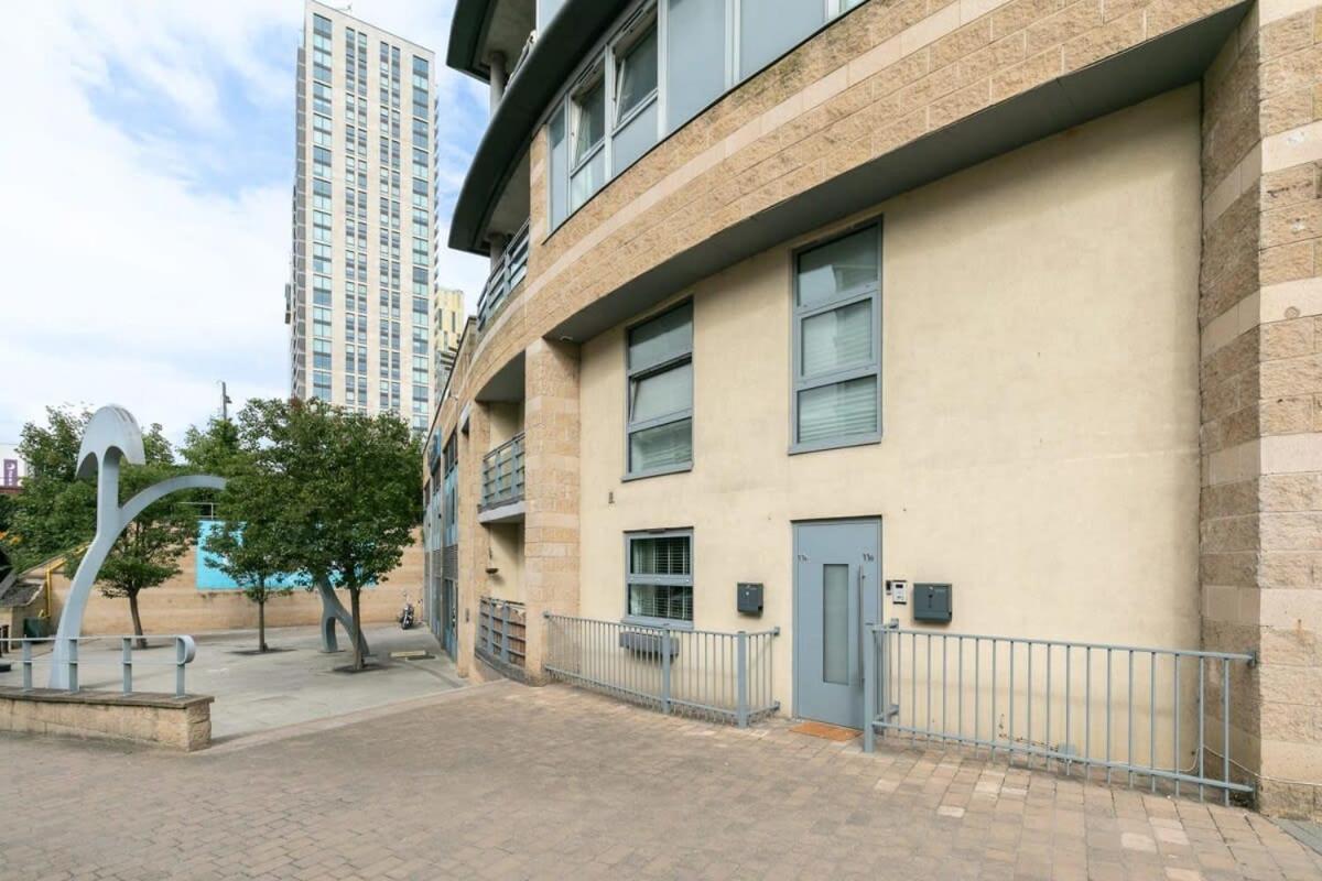 Spacious 1 Bedroom Apartment In Central Woking Dış mekan fotoğraf