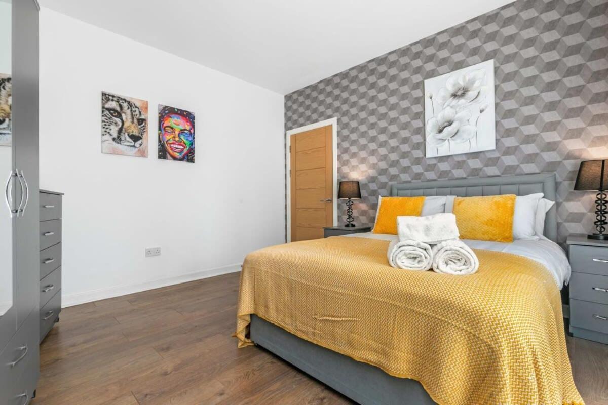 Spacious 1 Bedroom Apartment In Central Woking Dış mekan fotoğraf